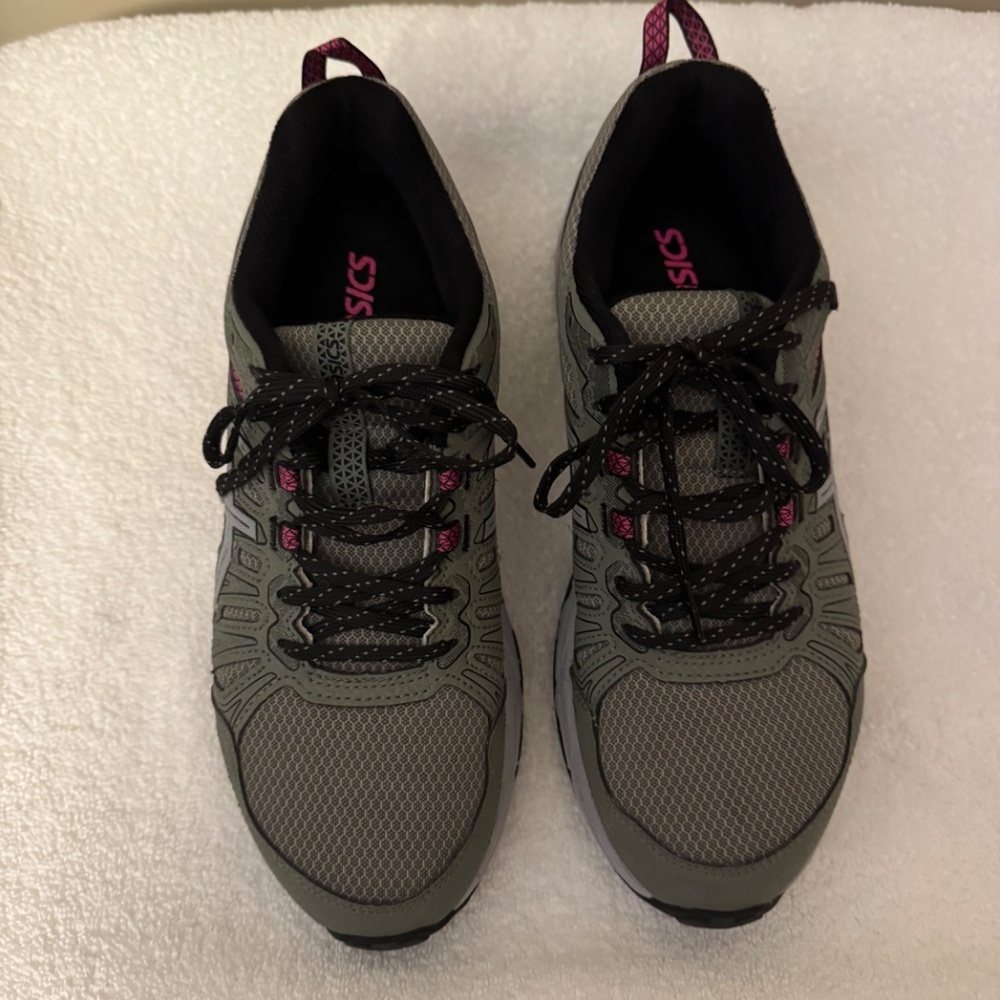 WOMEN'S ASICS